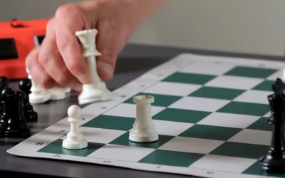 Deciding When to Exchange Chess Pieces: Strategic Decision-Making
